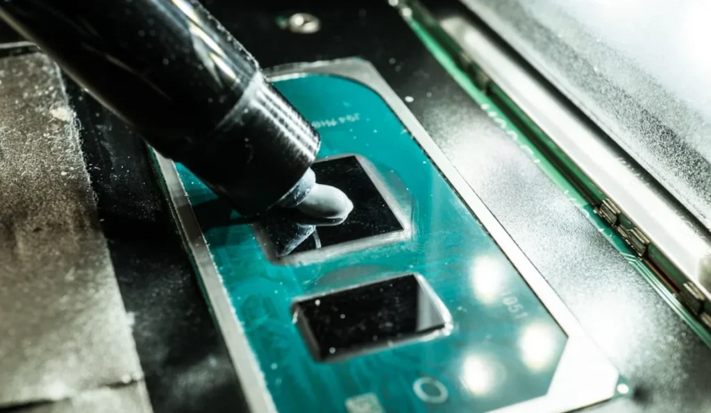 How to apply right amount of thermal paste